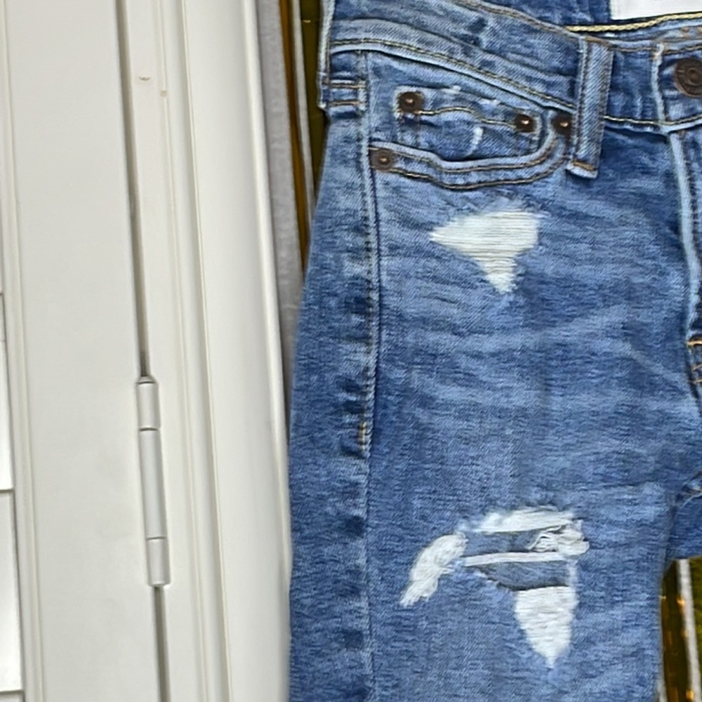 Abercrombie Kids 5/6 short distress jeans - Picture 3 of 9